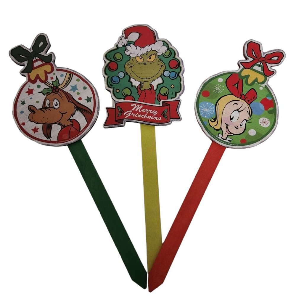 The Grinch Dr Seuss Christmas Sign Yard Stake Wood Santa Hat Ornament Wreath Bow